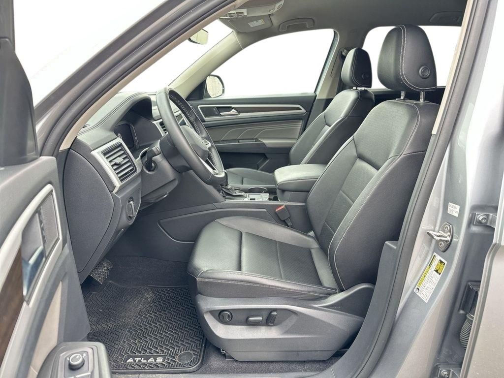 2023 Volkswagen Atlas SE w/Tech - Photo 12