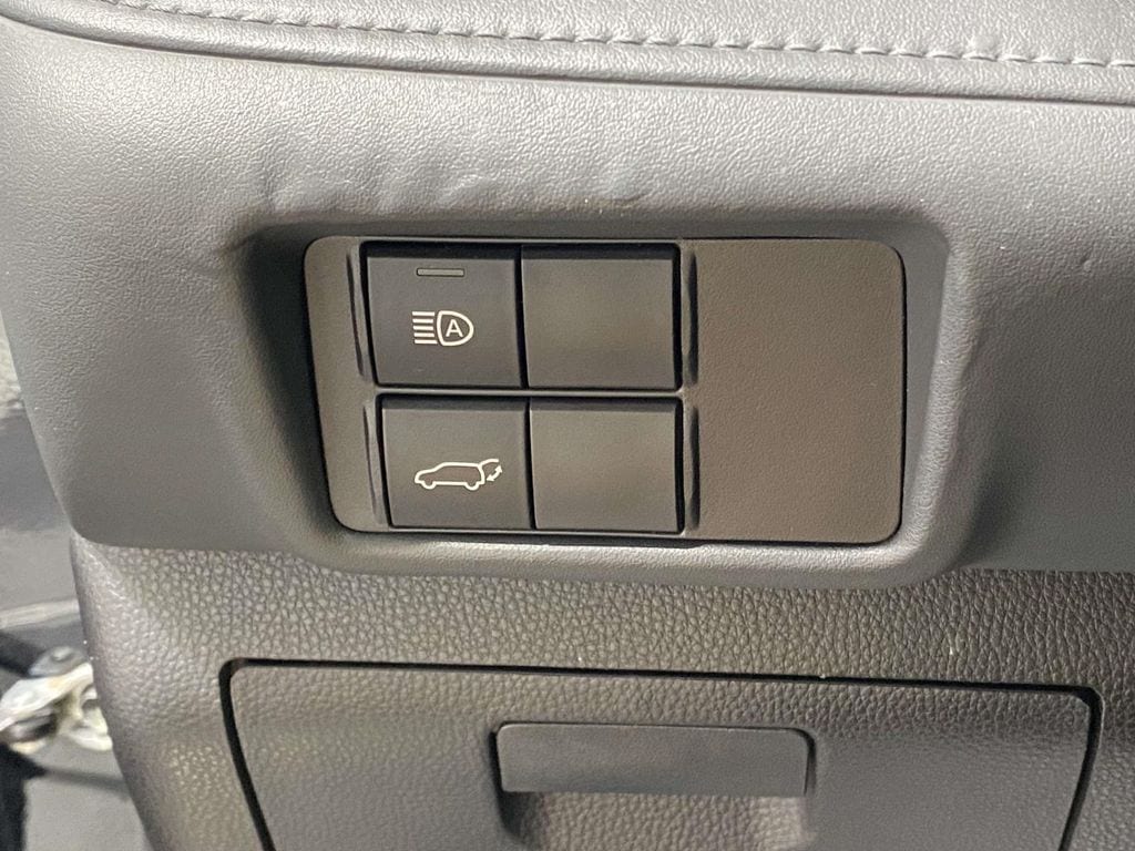 2022 Toyota Highlander XLE - Photo 21