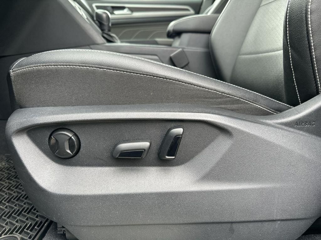 2023 Volkswagen Atlas SE w/Tech - Photo 13