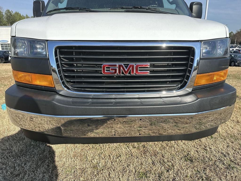 2024 GMC Savana Cargo Work Van - Photo 23