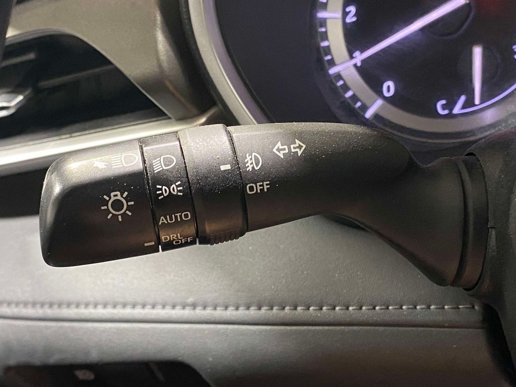 2022 Toyota Highlander XLE - Photo 25