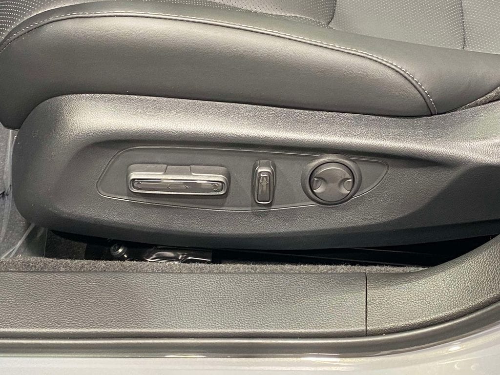 2026 Honda Accord Hybrid Touring - Photo 17