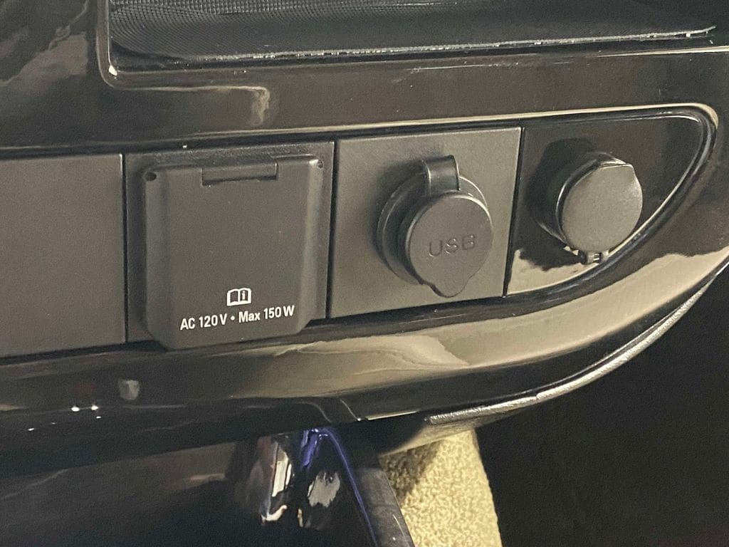 2024 GMC Savana Cargo Work Van - Photo 31