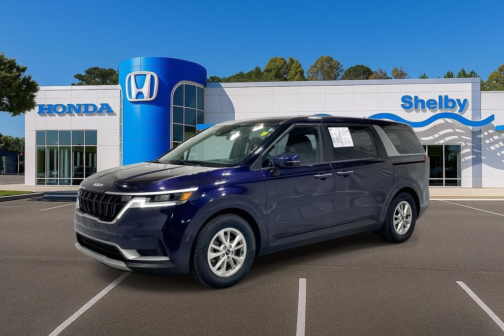 2024 Kia Sedona LX Seat Pkg's photo