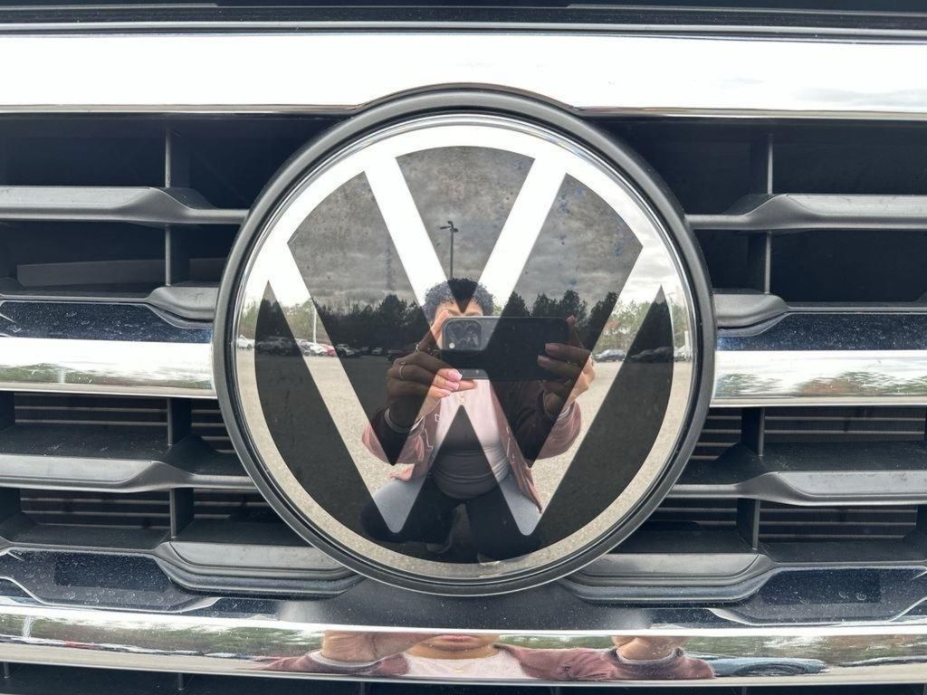 2023 Volkswagen Atlas SE w/Tech - Photo 27