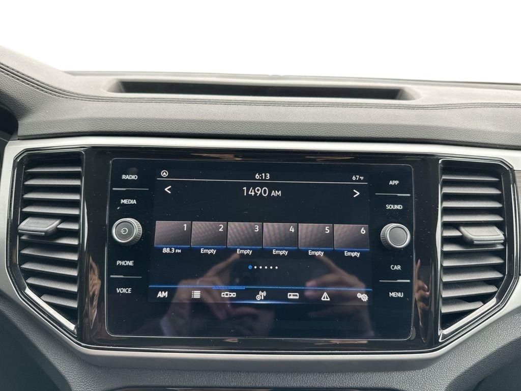 2023 Volkswagen Atlas SE w/Tech - Photo 11
