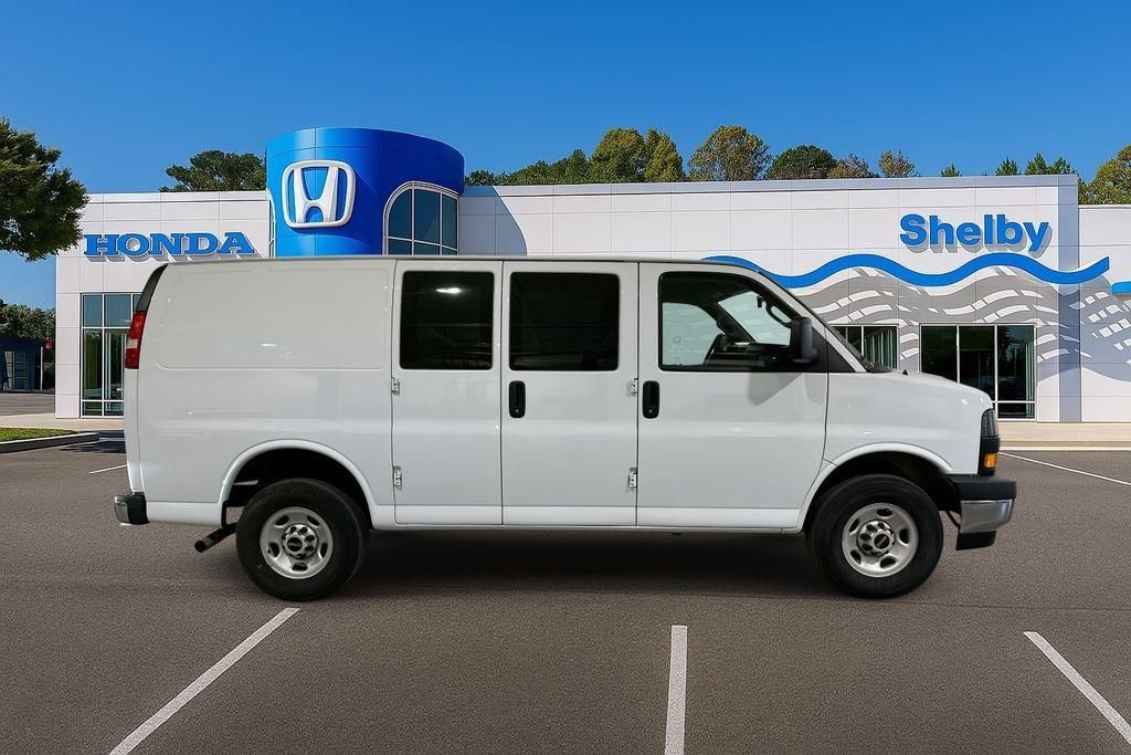 2024 GMC Savana Cargo Work Van - Photo 8