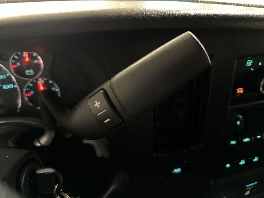 2024 GMC Savana Cargo Work Van - Photo 19