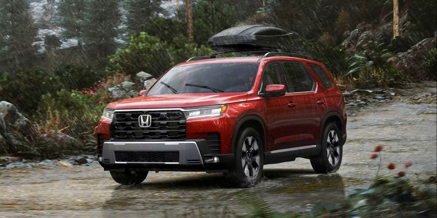 2026-Honda-Pilot-offroading-in-the-rain.jpg
