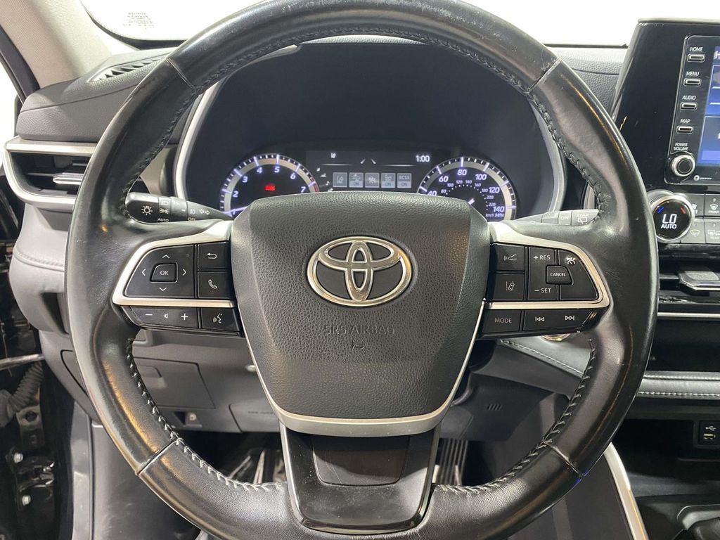 2022 Toyota Highlander XLE - Photo 22