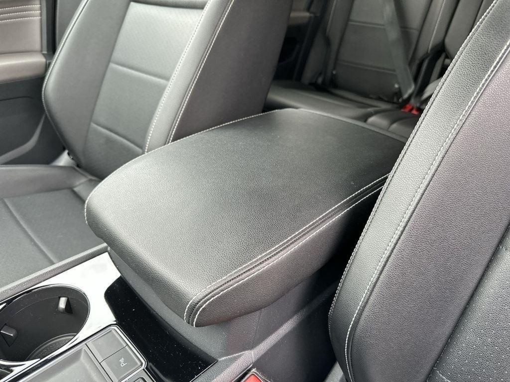 2023 Volkswagen Atlas SE w/Tech - Photo 21