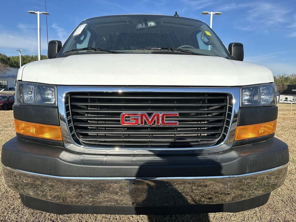 2024 GMC Savana Cargo Work Van - Photo 23