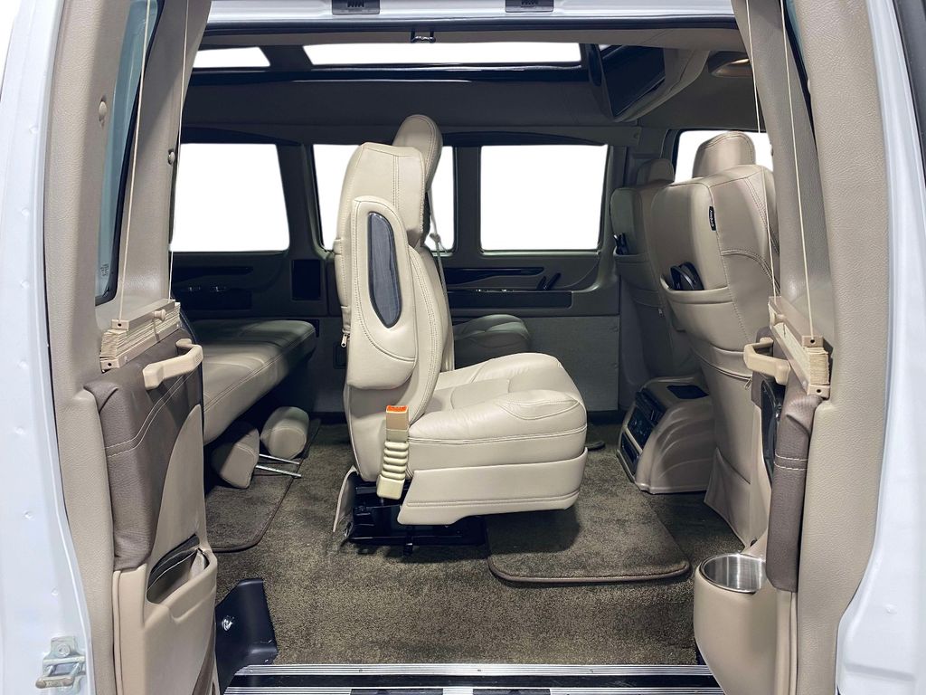 2024 GMC Savana Cargo Work Van - Photo 14