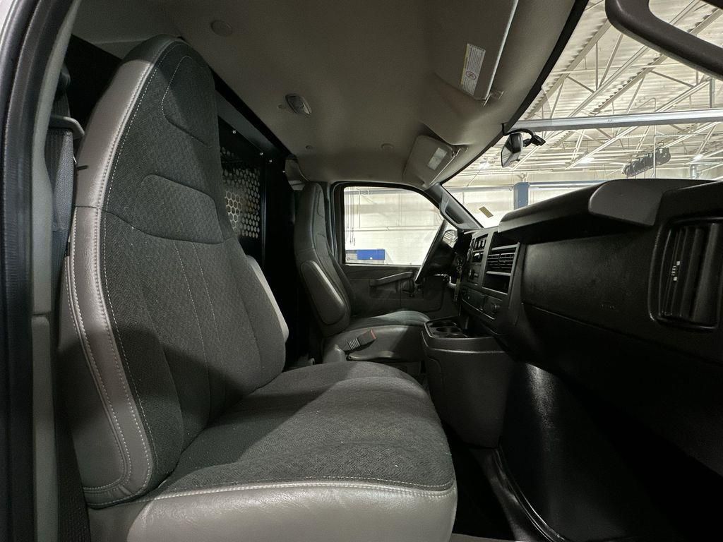 2024 GMC Savana Cargo Work Van - Photo 22
