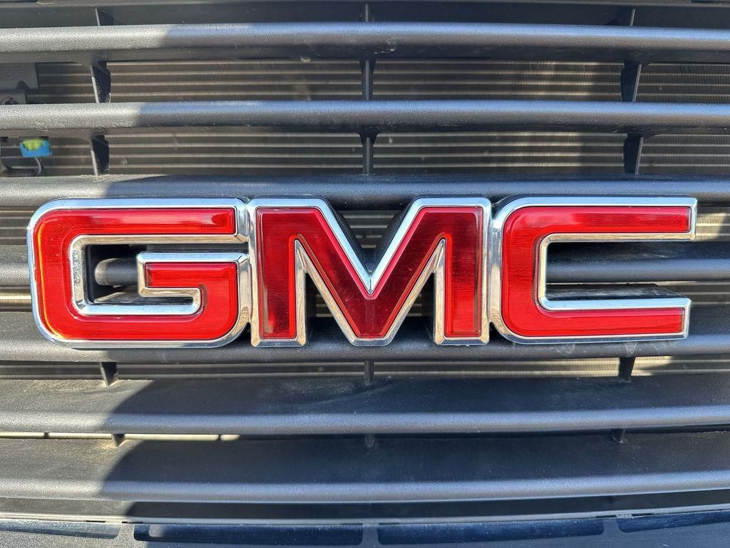 2024 GMC Savana Cargo Work Van - Photo 24