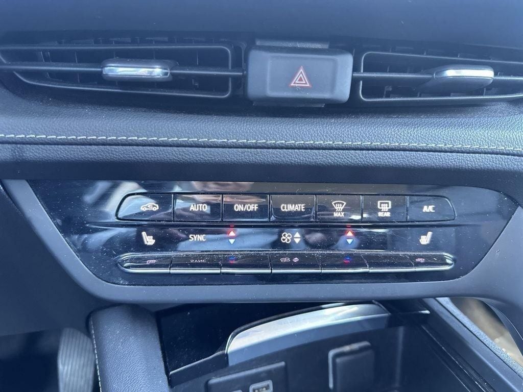 2023 Buick Envision Essence - Photo 17