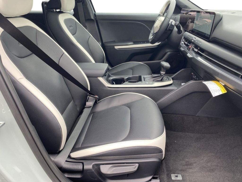 2025 Kia K4 GT-Line Turbo - Photo 26