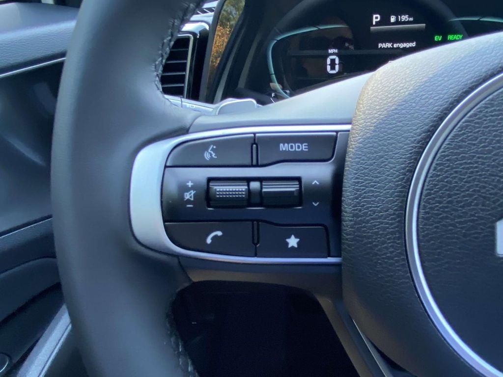 2025 Kia Sportage EX Hybrid - Photo 16
