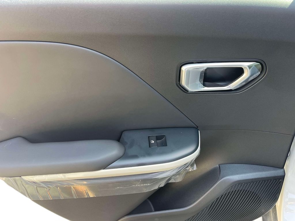 2025 Kia K4 GT-Line Turbo - Photo 12