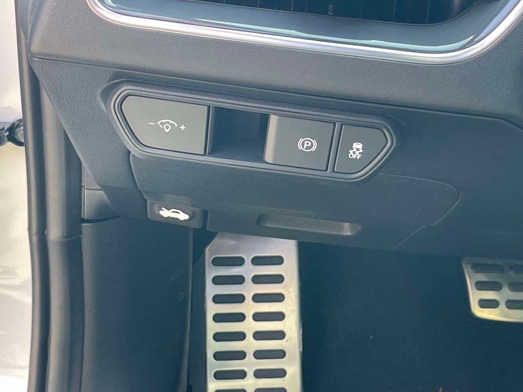 2025 Kia K4 GT-Line Turbo - Photo 19