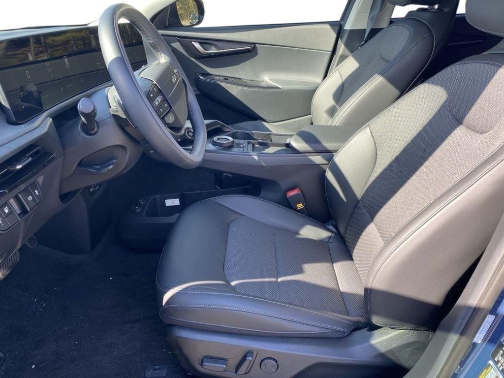2025 Kia EV6 Light L/R - Photo 12