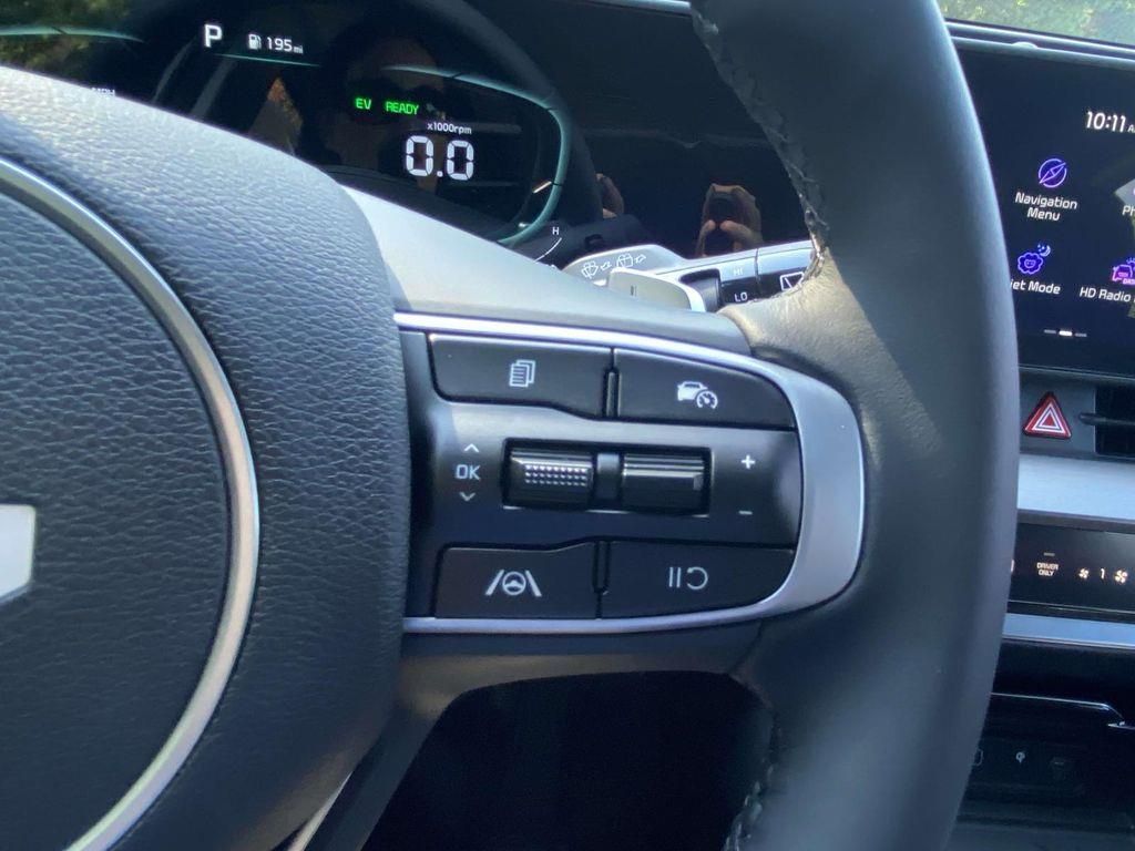 2025 Kia Sportage EX Hybrid - Photo 17