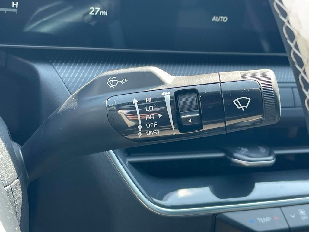 2025 Kia K4 GT-Line Turbo - Photo 24