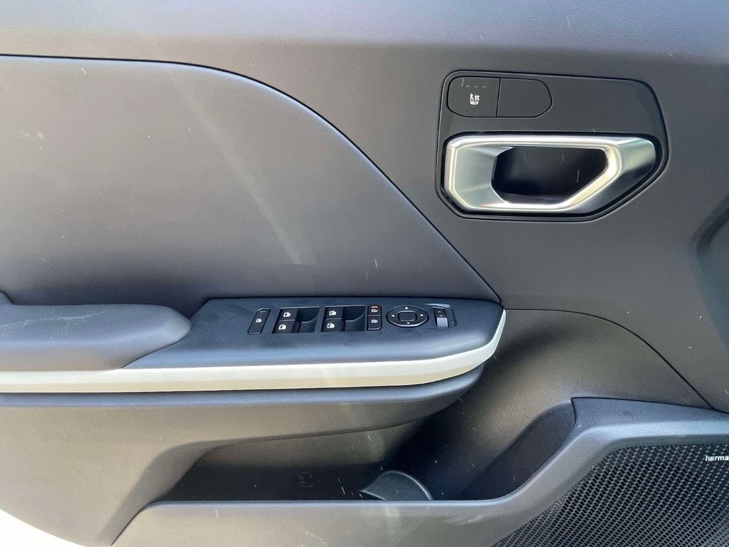 2025 Kia K4 GT-Line Turbo - Photo 17