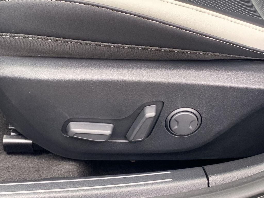 2025 Kia K4 GT-Line Turbo - Photo 13