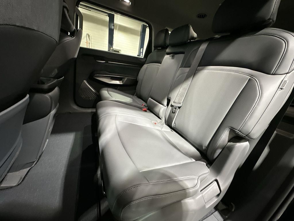 2026 Kia EV9 Light L/R - Photo 25
