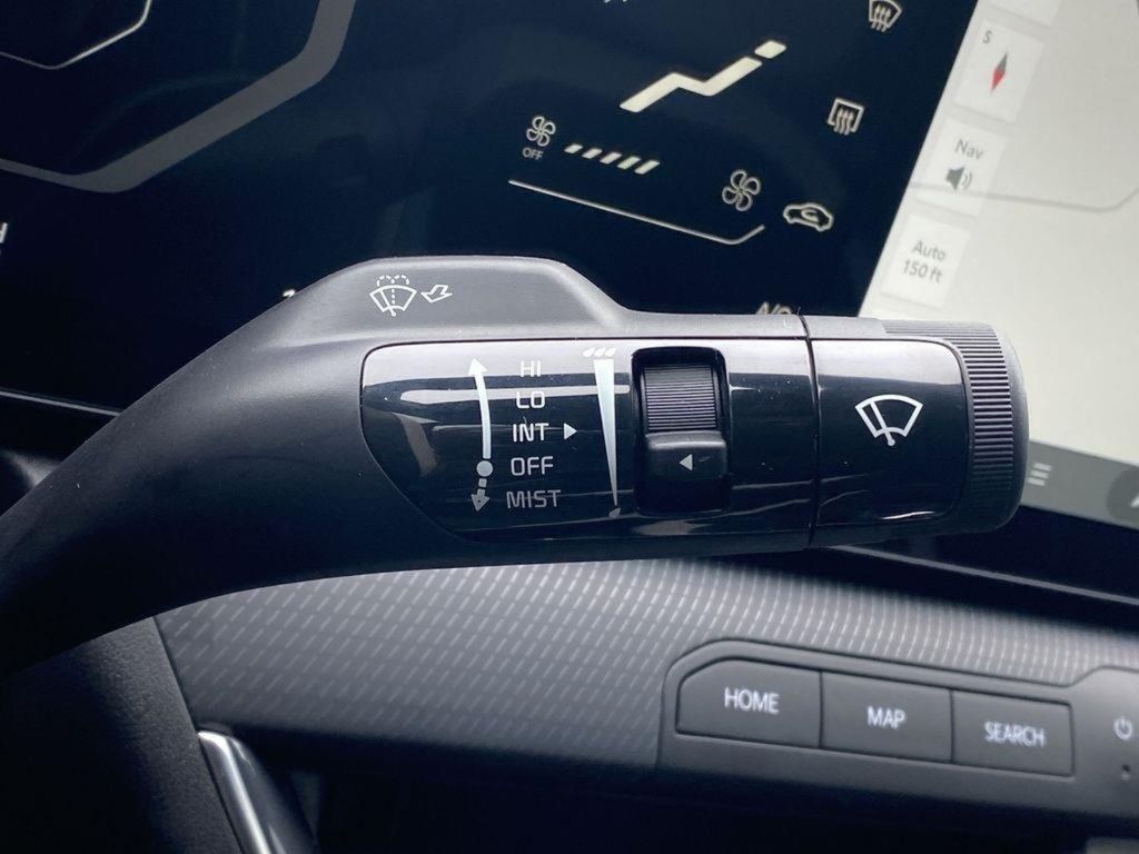 2025 Kia K4 GT-Line Turbo - Photo 35