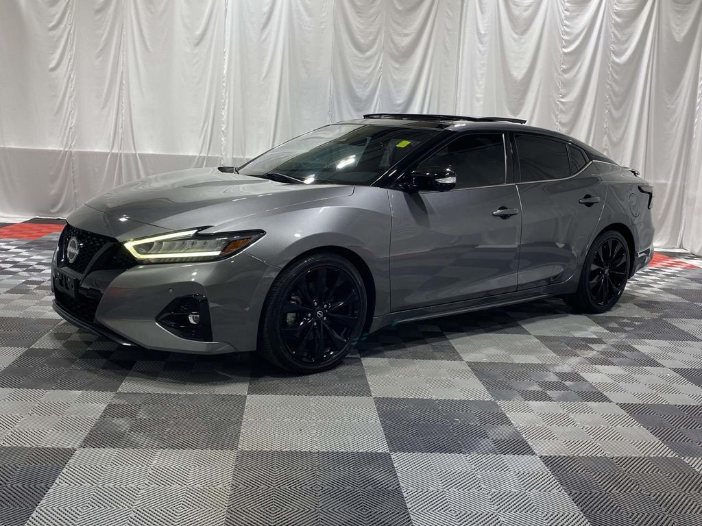 2023 Nissan Maxima SR's photo