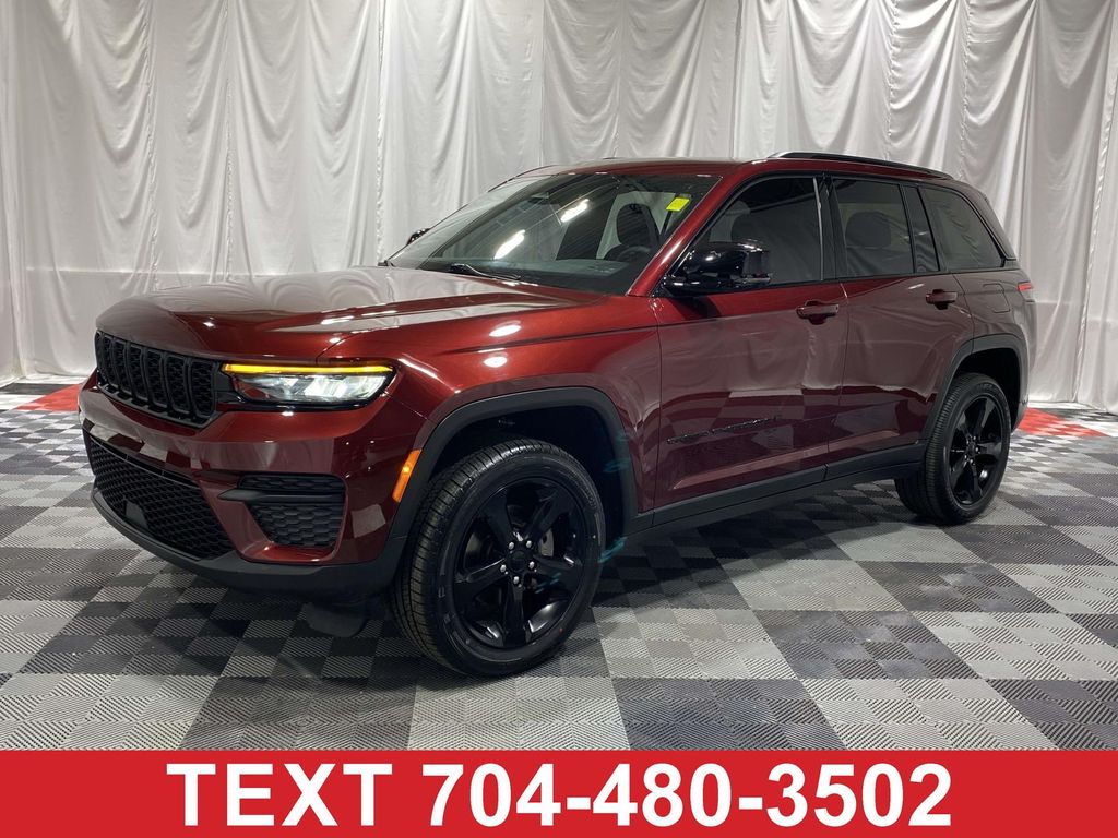 2023 Jeep Grand Cherokee Altitude 4x4's photo