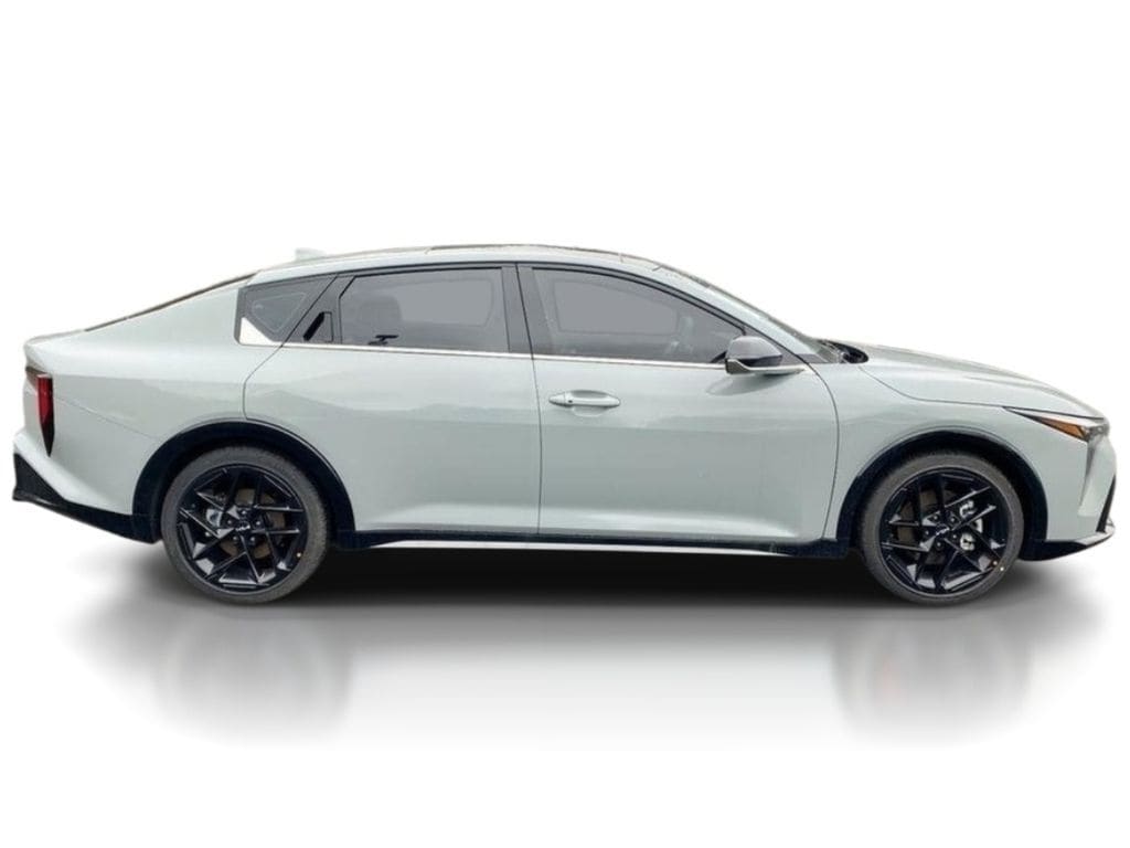 2025 Kia K4 GT-Line Turbo - Photo 8