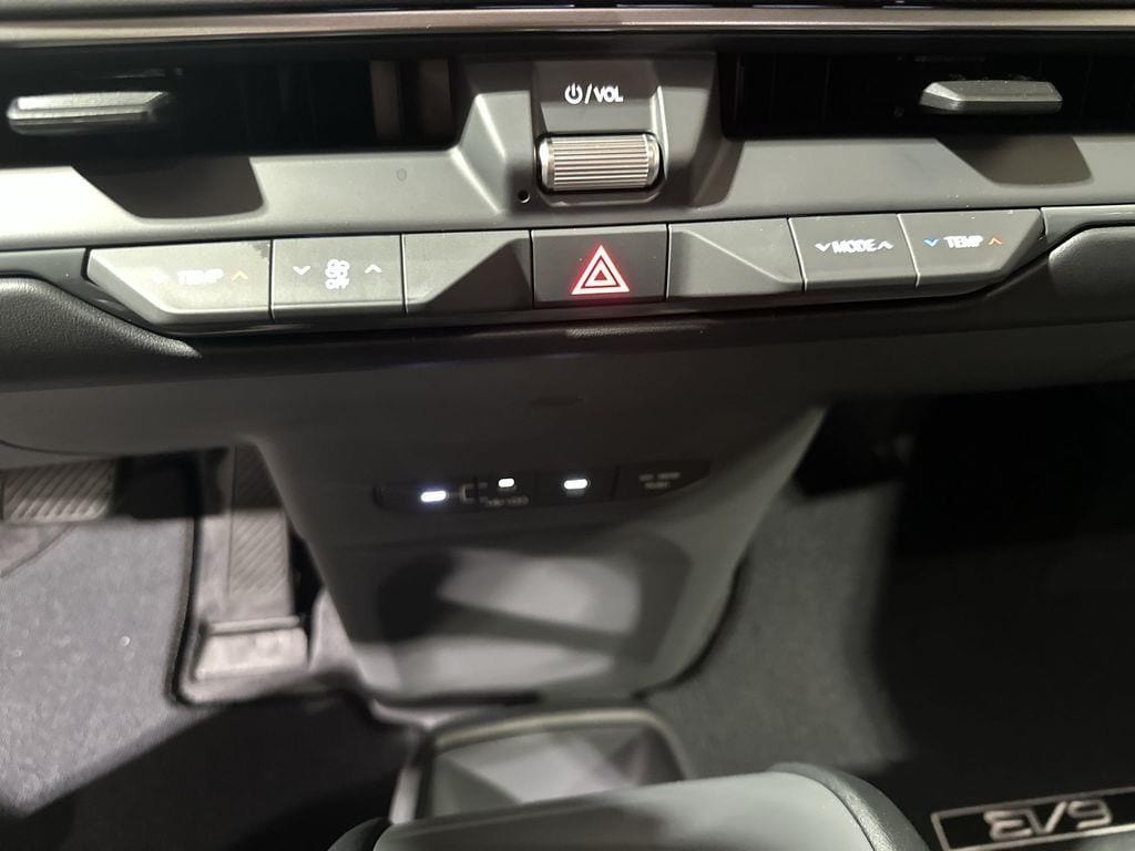 2026 Kia EV9 Light L/R - Photo 17