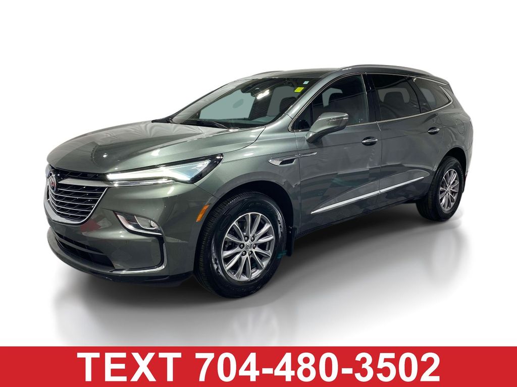 2023 Buick Enclave Essence's photo