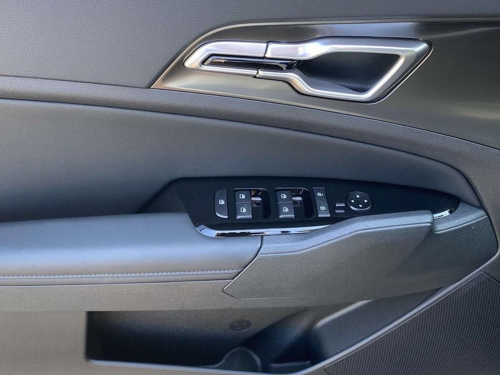 2025 Kia Sportage EX Hybrid - Photo 13