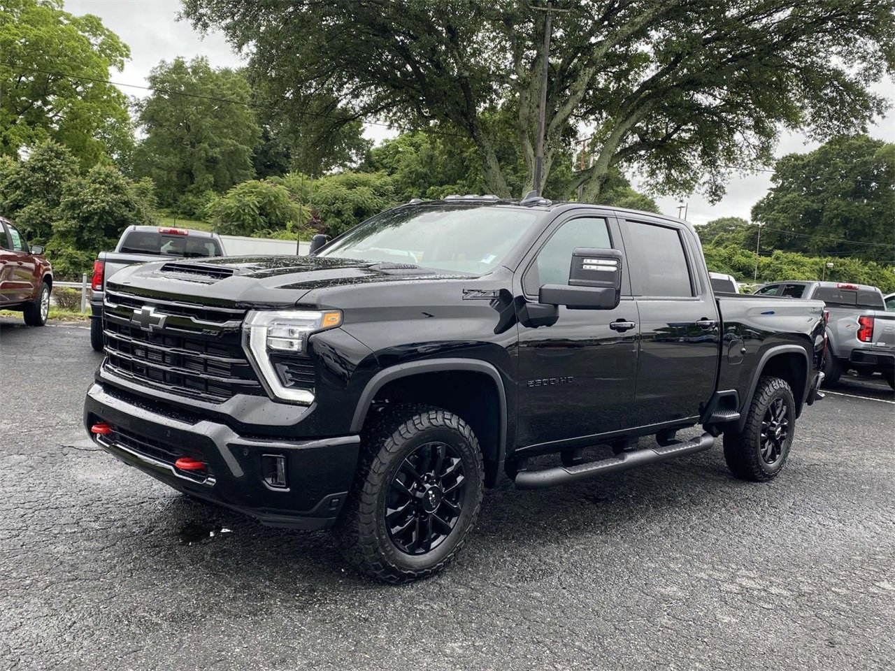 2025 Chevrolet Silverado 2500HD LT photo 3