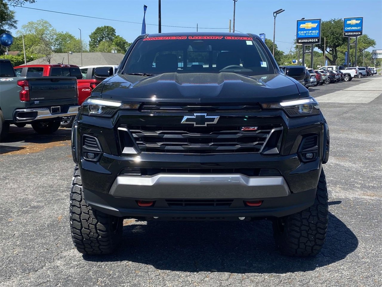 2025 Chevrolet Colorado Z71 photo 2