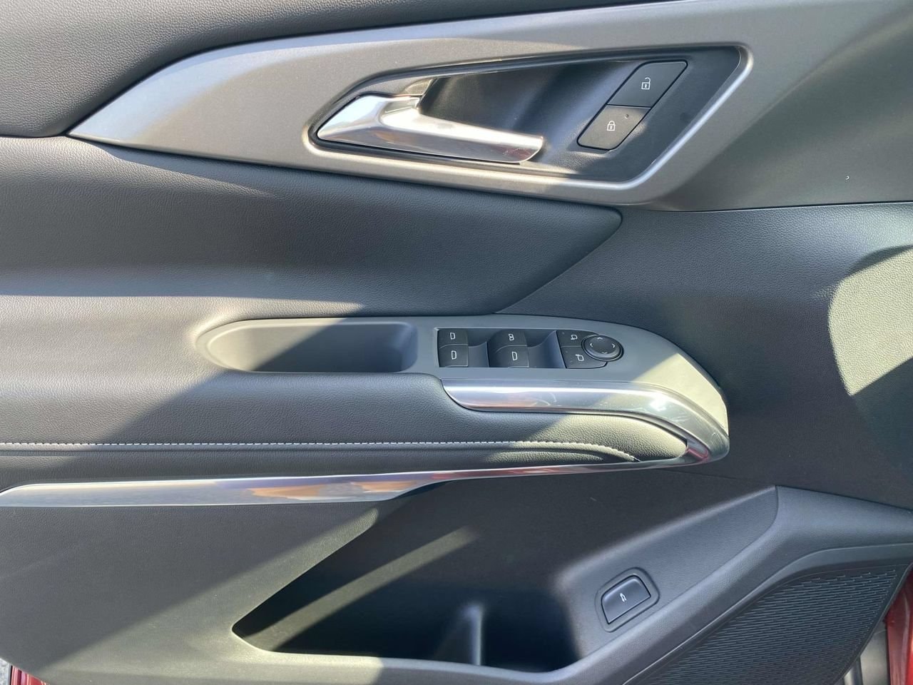 2027 Chevrolet Traverse LT - Photo 16
