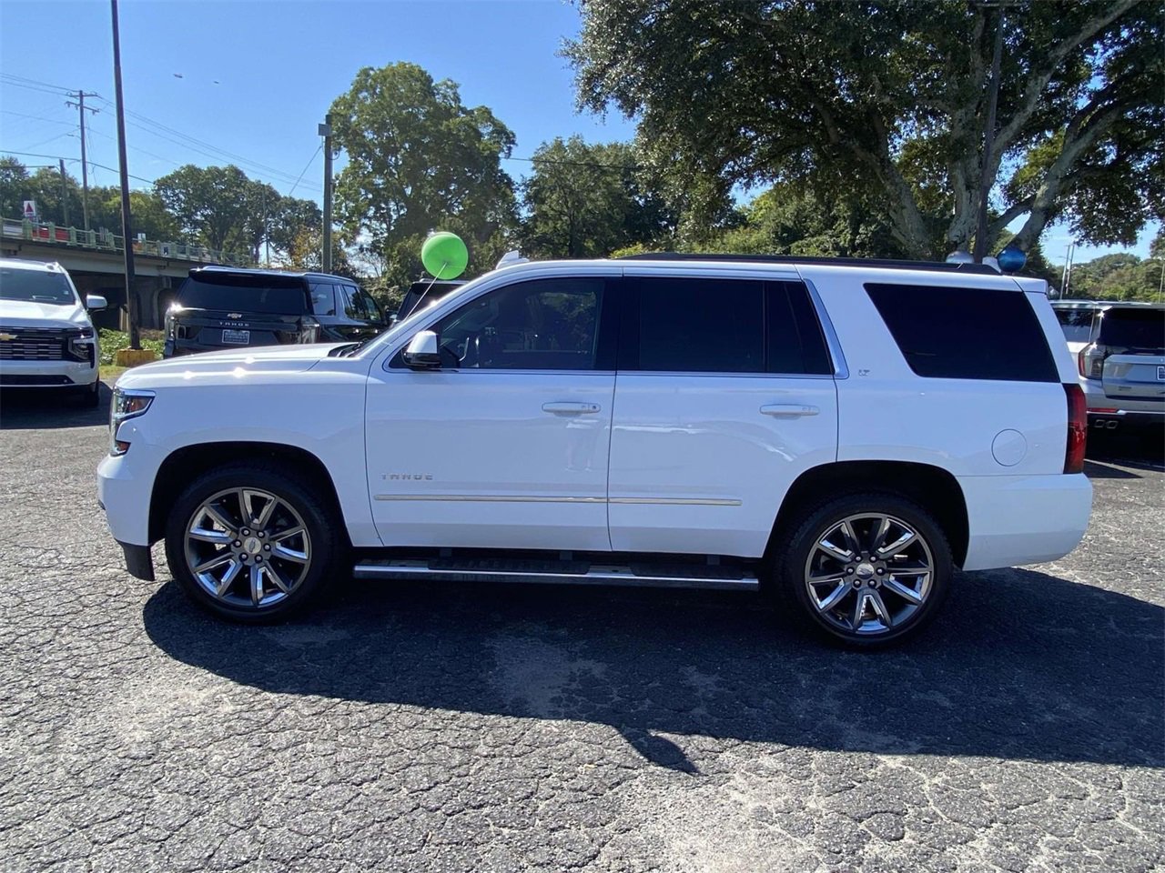 2019 Chevrolet Tahoe LT photo 2
