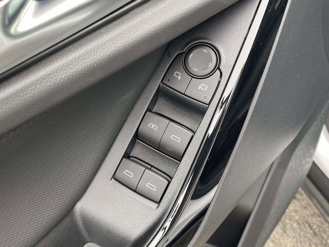 2026 Chevrolet Equinox LT - Photo 16