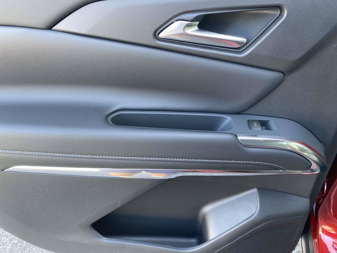 2027 Chevrolet Traverse LT - Photo 13