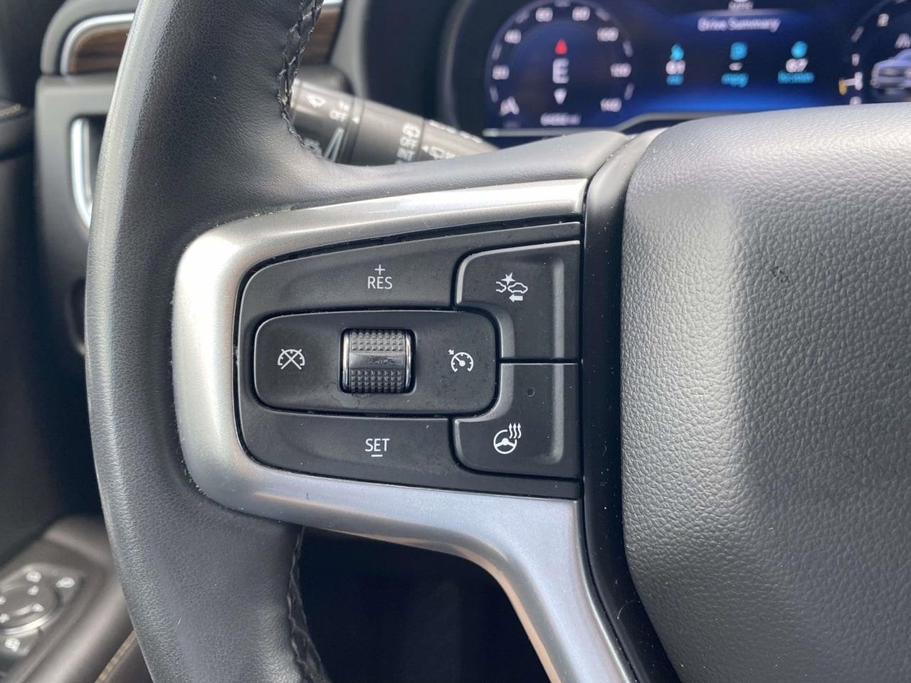 2024 Chevrolet Suburban Premier - Photo 23