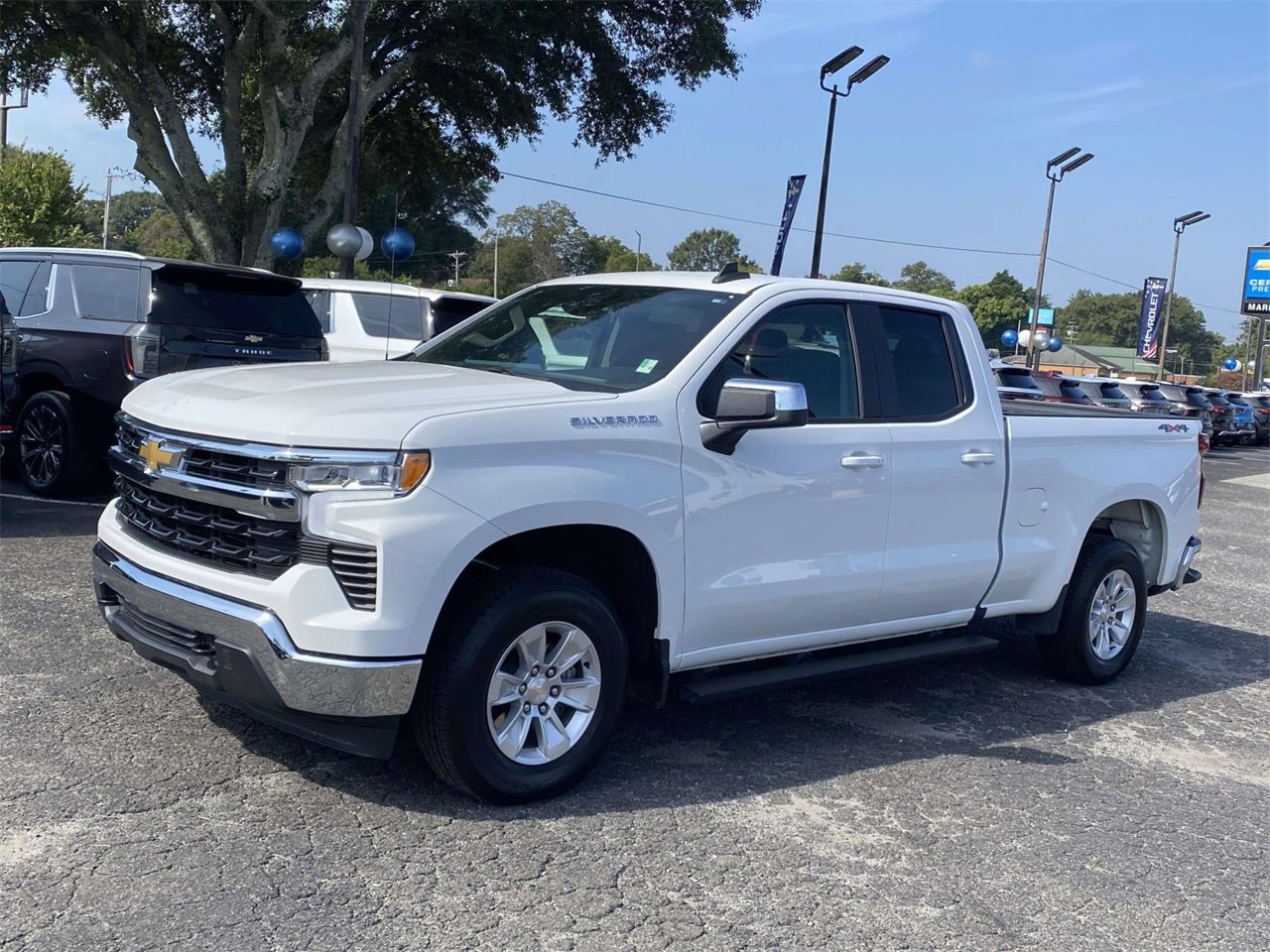 2024 Chevrolet Silverado 1500 LT photo 3