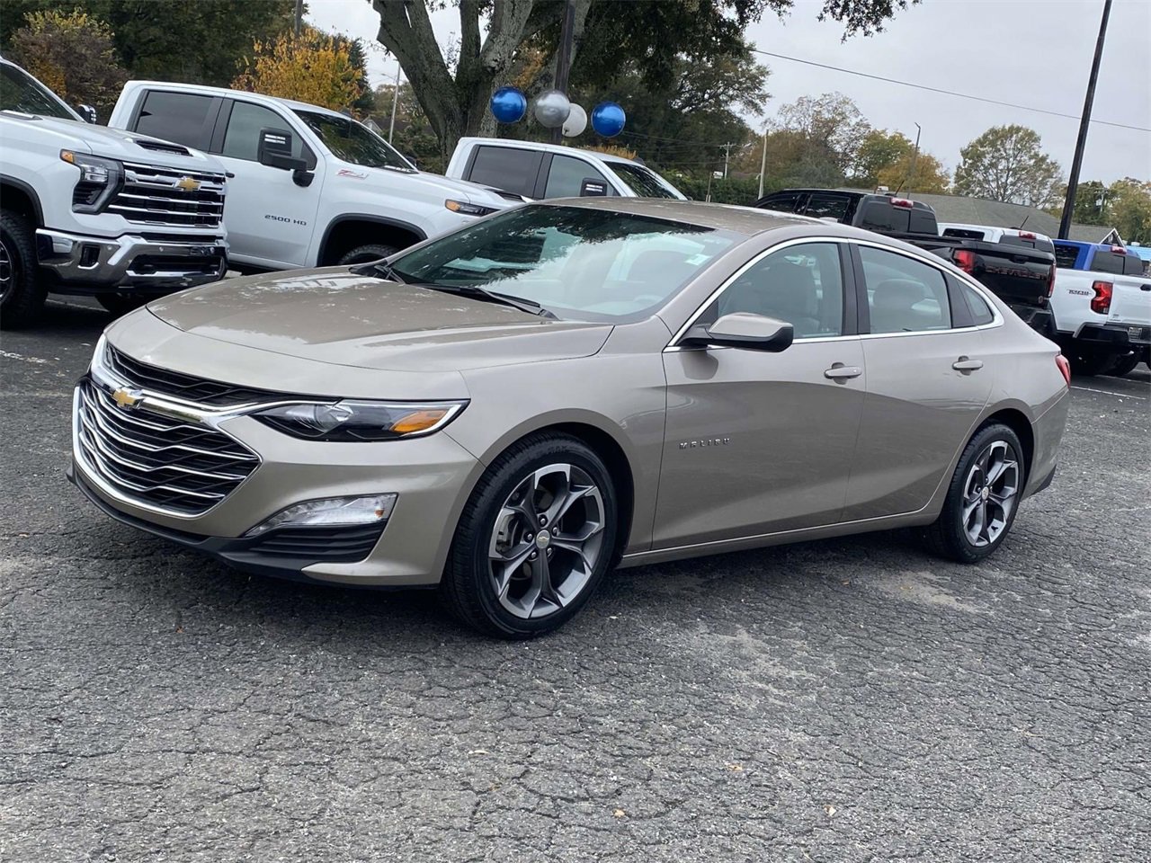 2023 Chevrolet Malibu 1LT photo 3