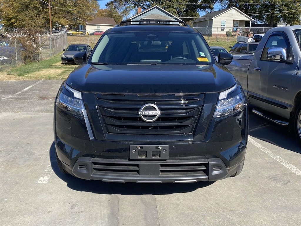 Used 2022 Nissan Pathfinder SV