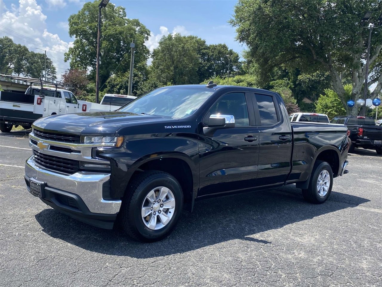 2021 Chevrolet Silverado 1500 LT photo 3