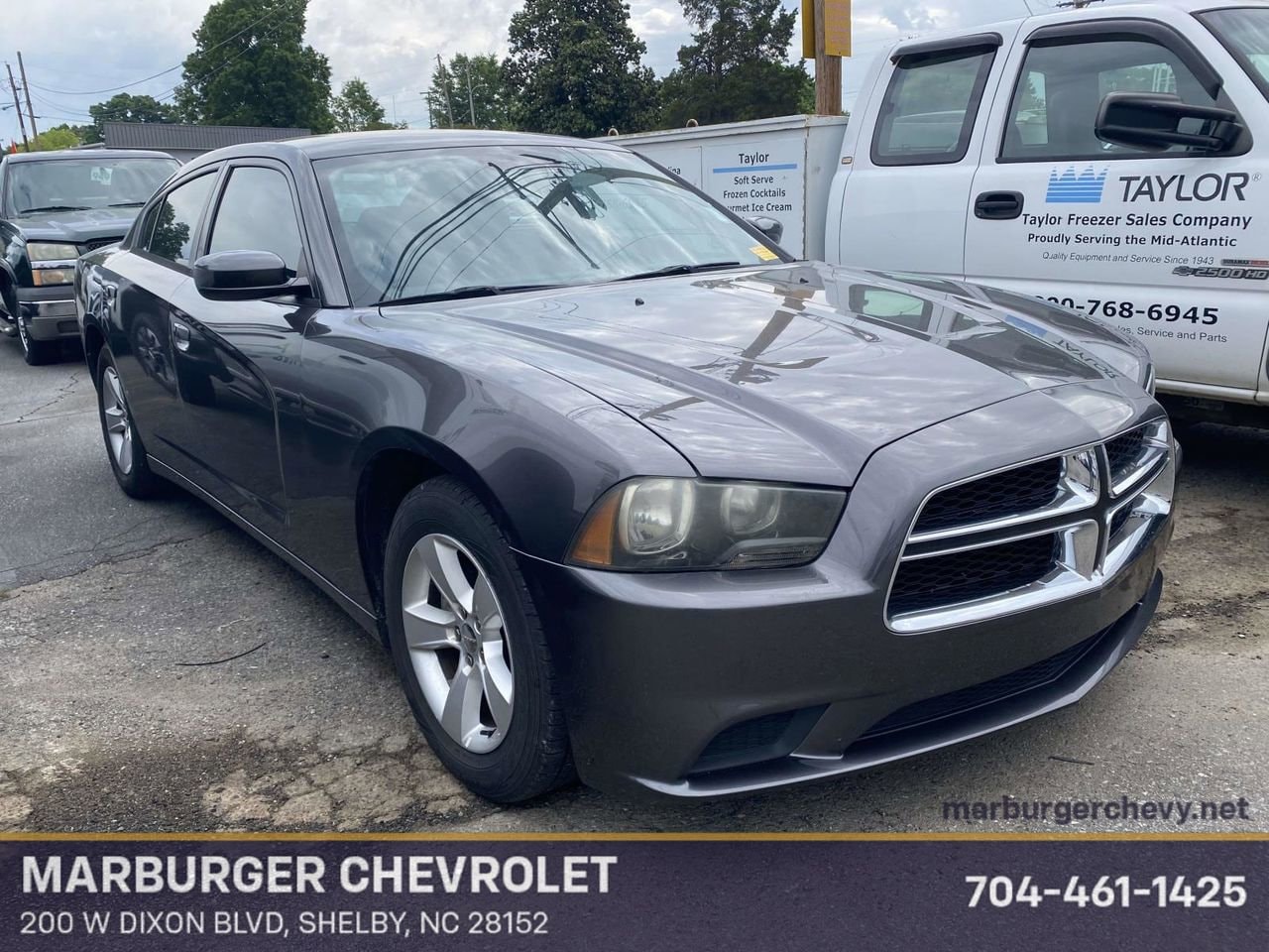 2014 Dodge Charger SE's photo