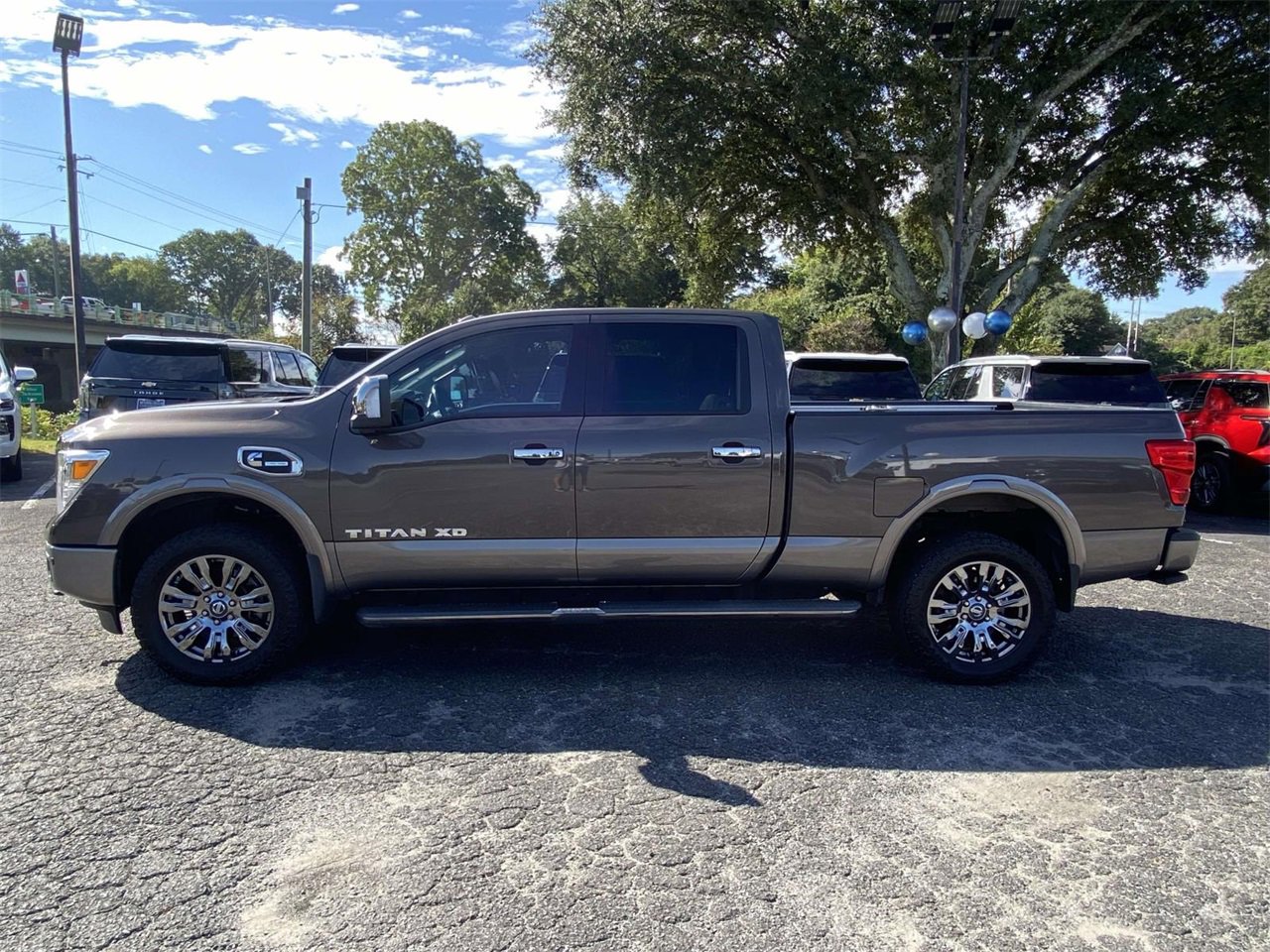 2019 Nissan Titan Platinum Reserve photo 4